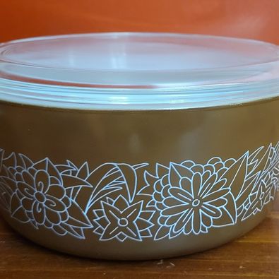 Pyrex 2.5 Liter Lidded Casserole,