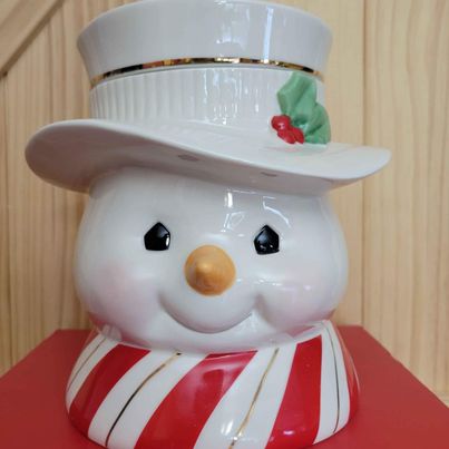 Lenox  Holiday Snowman Cookie Jar, New in Box, Measures 9