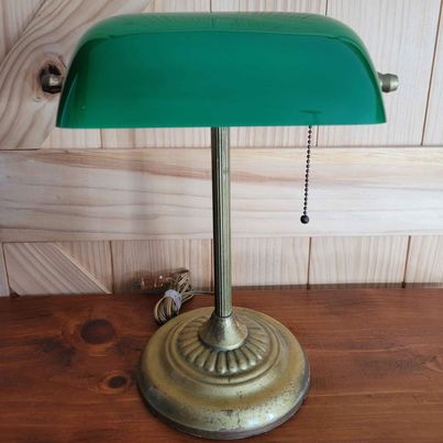 Vintage Emerald Green Glass Bankers Desk Lamp w/ Round Brass Column Style Base