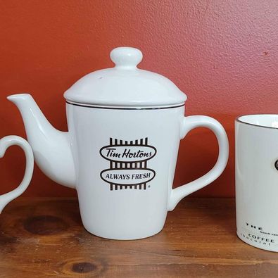 Tim Hortons Tea Pot & Coffee Mugs