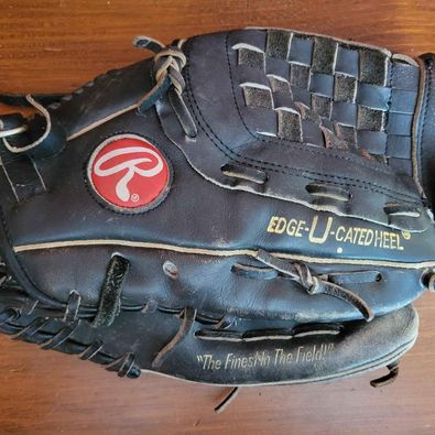 Rawlings Ken Griffey Jr., Edge-U-cated Heel, Right Hand Throwing Black Baseball Glove, Model #RBG36B