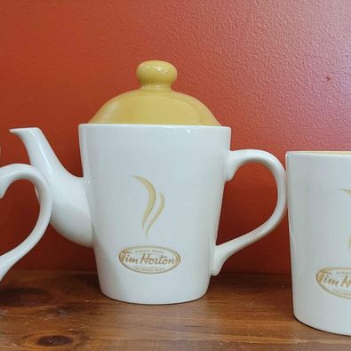 Tim Hortons Teapot w/ Two Limited Edition Coffee Mugs