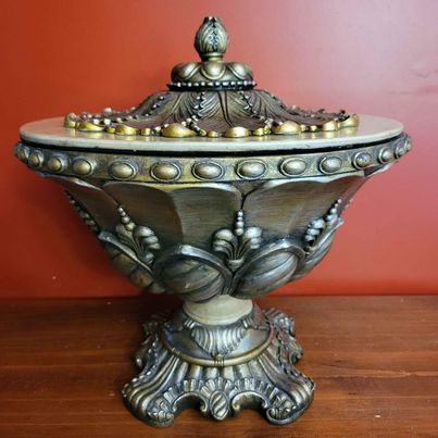 Decorative Centrepiece Lidded Pedestal Bowl