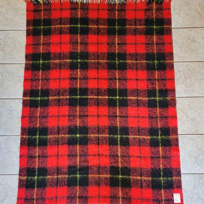 Beautiful! Hudsons Bay Plaid Throw, Made in Scotland For Hudson Bay, Measures 60