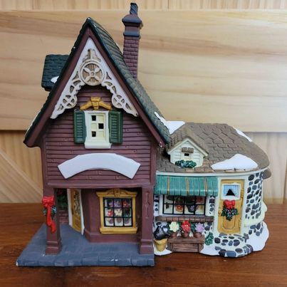 Christmas Village! Lightup Porcelain House w/ Flower Shop