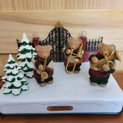 Vintage! Animated, Musical Wonderland Bear Band by Christmas Fantasy Ltd., 1994, Lights Up