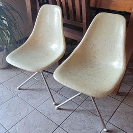 MCM 1960's Pair of Confetti Fiberglass Shell Chairs w/ Metal Atomic-Style Chrome Legs & Ball Feet