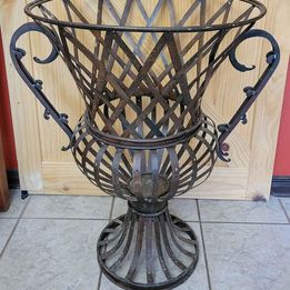 Wrought Iron Strap Garden Urn 30