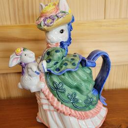 Fitz & Floyd, Bustles & Beaus Bunny Spring Teapot