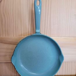 Findlay Ironware & Enamel Frying Pan, Measures 8.5