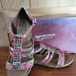 Arizona Jean Co. Sandals w/ Chevron & Studded Design, Size 7.5