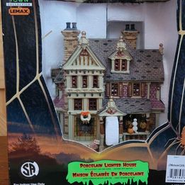 Lemax Spooky Town Halloween Collection Porcelain Lighted House