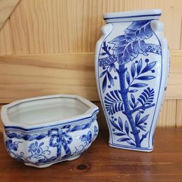 Blue & White Design Vase & Jardiniere