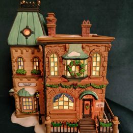 Dept 56, Thomas Mudge Timepieces, Dickens Village Series w/ Box