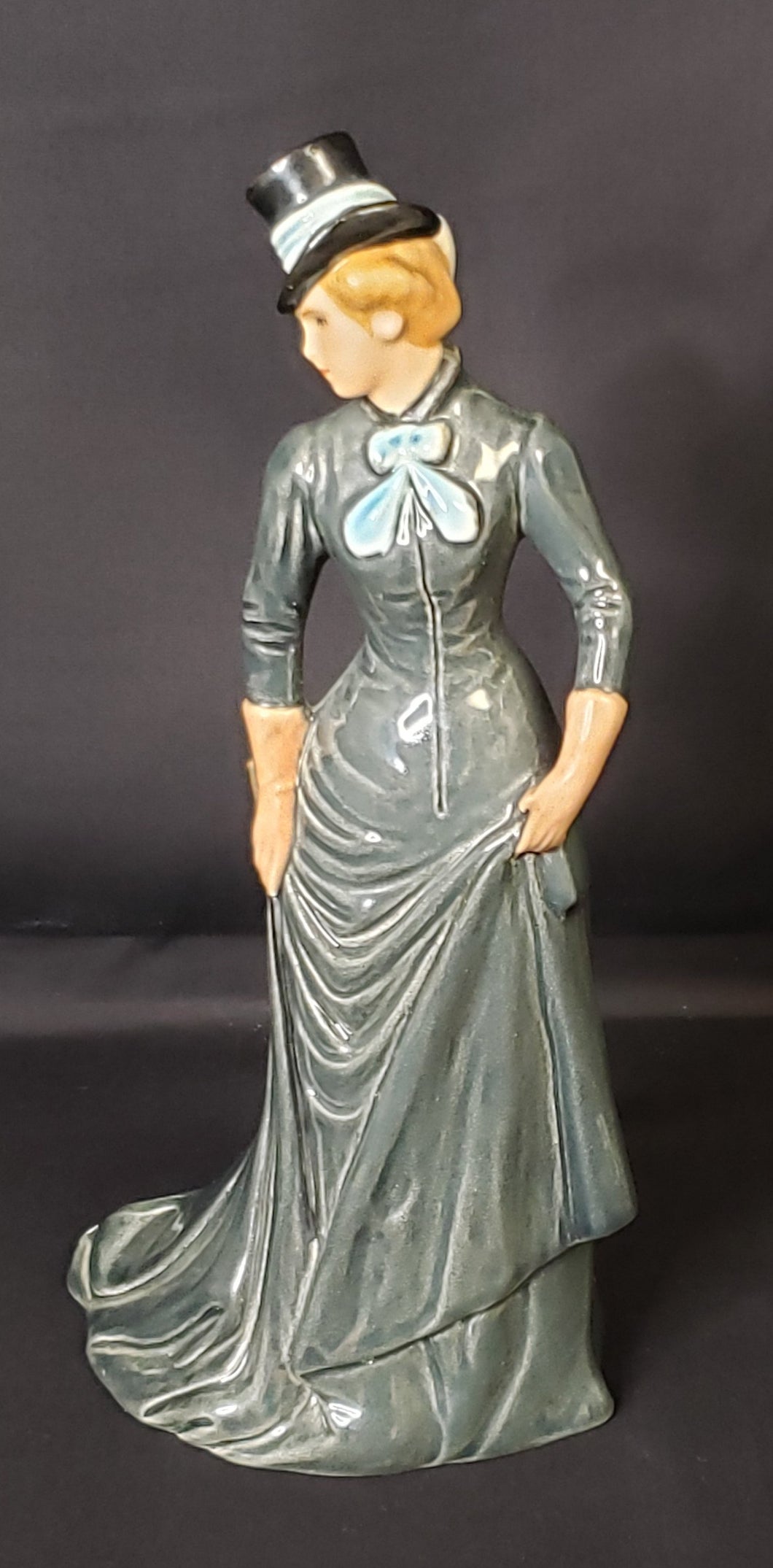 Goebel Figurine 