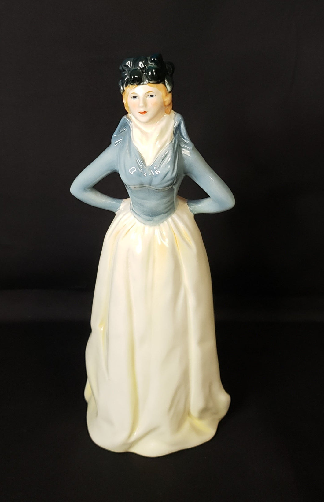 Goebel Porcelain Figurine 