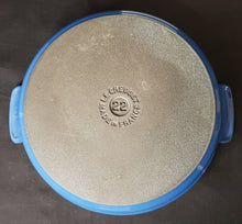 Load image into Gallery viewer, Le Creuset #22 Round Oven Dish
