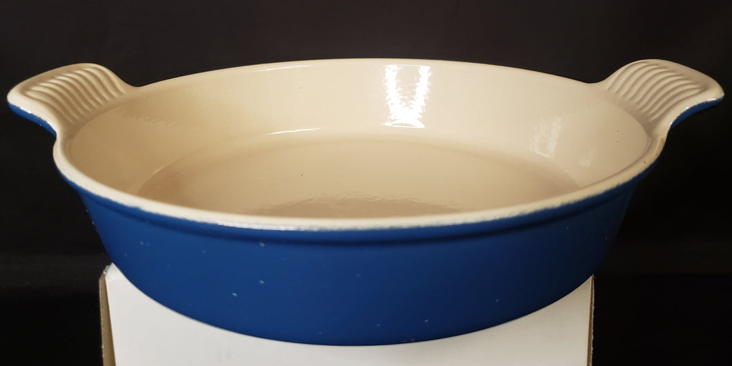 Le Creuset #22 Round Oven Dish