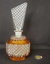 Load image into Gallery viewer, Diamond Pattern Perfume Bottle
