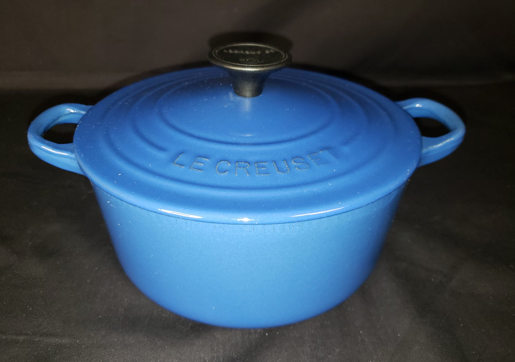 Le Creuset #18 Cast Iron Dutch Oven with Lid