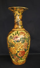 Load image into Gallery viewer, Satsuma Vase
