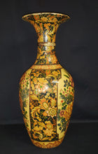 Load image into Gallery viewer, Satsuma Vase
