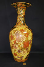 Load image into Gallery viewer, Satsuma Vase
