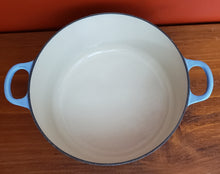 Load image into Gallery viewer, Le Creuset #24 Dutch Oven
