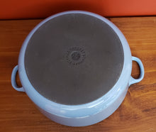 Load image into Gallery viewer, Le Creuset #24 Dutch Oven
