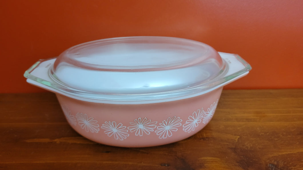 Pyrex Pink Daisy 1.5 Quart Oval Lidded Casserole