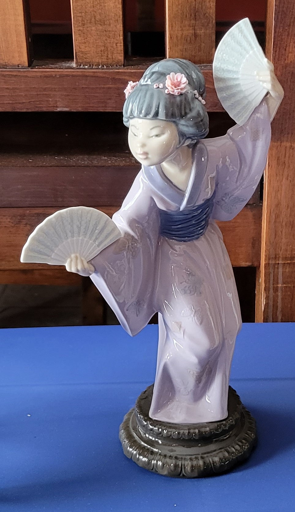 Lladro Porcelain Japanese Fan Girl Figurine