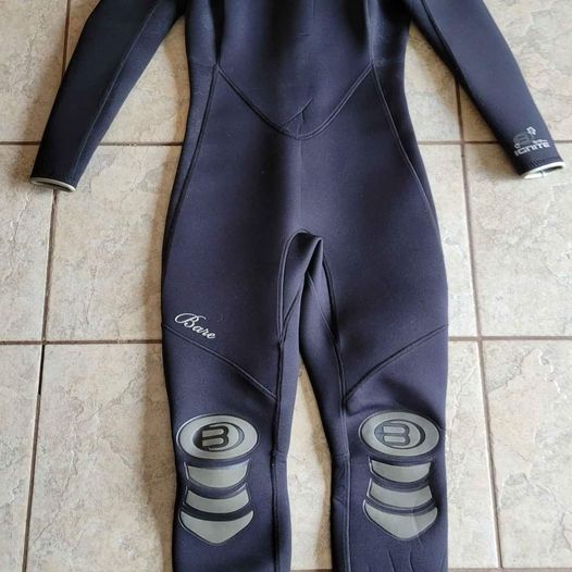 Bare Ignite Brand Ladies Full length, Long Sleeve Wet Suit, Size 12