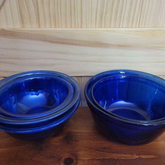 Cobalt Blue Glass Mixing Bowls, 2 Anhor Hocking & 3 Pyrex