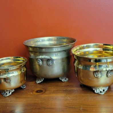 Set of Footed Graduating 3 Pce Brass Planters w/ Handles