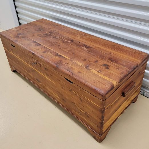 Beautiful! Vintage Solid Cedar Chest by Maddox Colonial,Jamestown N.Y.