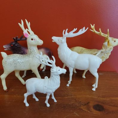 Vintage Celluloid Christmas Reindeer (5Pce)