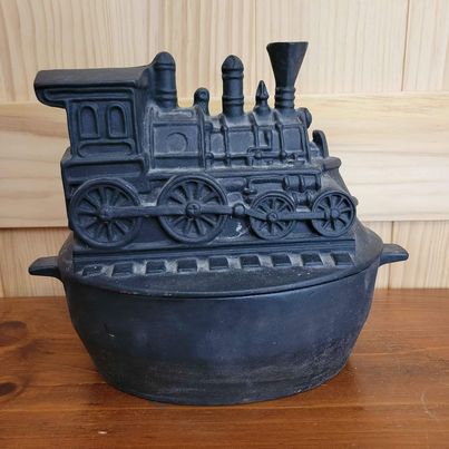 Vintage! Solid Cast Iron Train Engine  Wood Stove Steamer