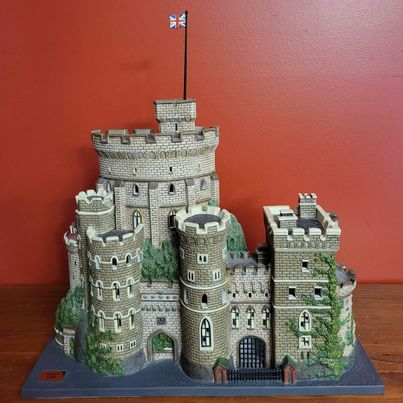 Dept 56 Windsor Castle, The Historical Landmark Series, 2004, Measures Approx 12.5