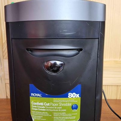 Heavy Duty Royal ,Confetti Cut, Paper Shredder w/ Pull Out Waste Basket