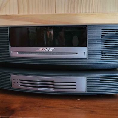 Bose Wave Music System & Multi CD Changer Accessory, Model # AWRCC1 in Black