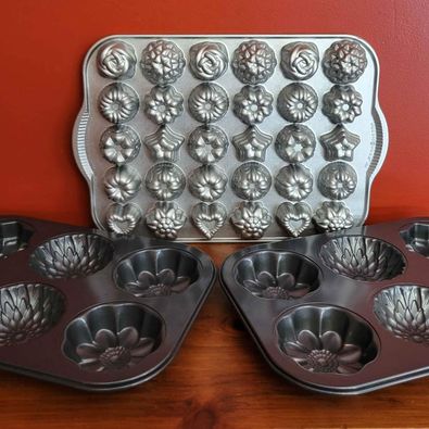 Nordicware Bundt Teacake/Candy Pan & Two Teflon Non-Stick Flower Shaped Cake Pans